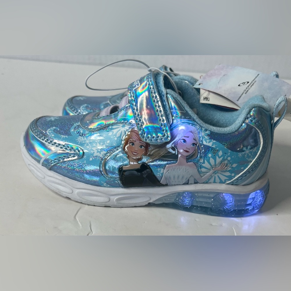 NWT Disney Frozen kids girls light up Sneakers
